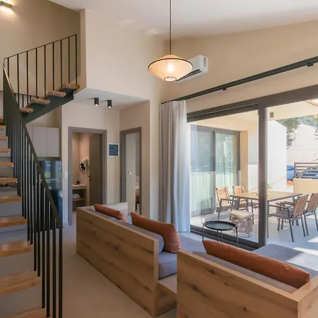 Ntinas Seaside Villa